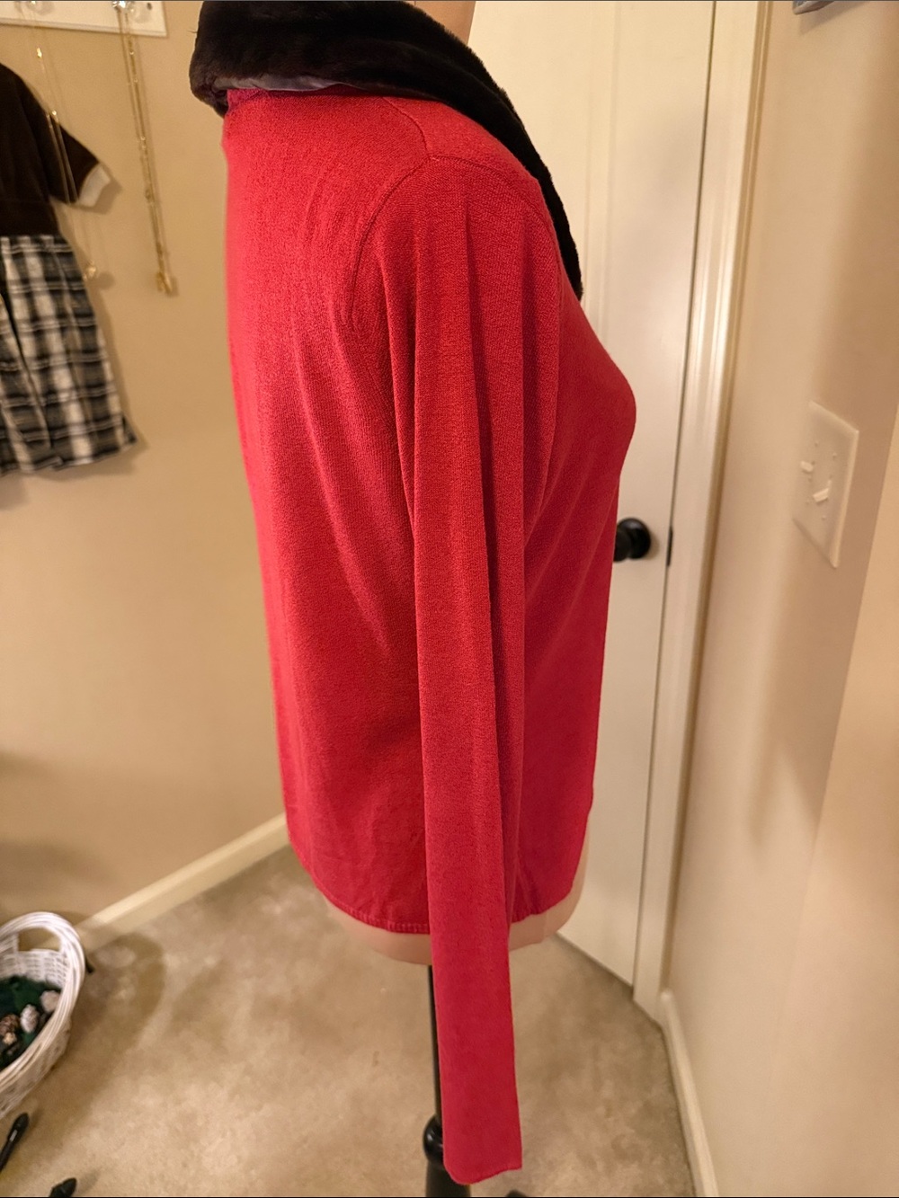 Vintage Rust color Button-Front Sweater with Brown Black Faux-Fur Collar - Picture 6 of 8
